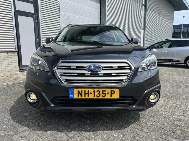 Subaru Outback 2.5i Premium Automaat | All Season Banden | Trekhaak | Elek. Schuif/Kantel Dak | Crème Witte Lederen Bekleding