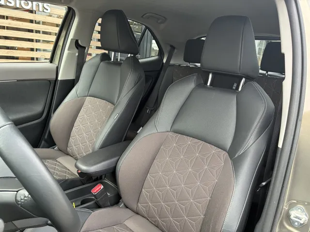 Toyota Yaris Cross Toyota Yaris Cross 1.5 Hybrid Executive | Trekhaak | HUD | JBL | PDC V+A