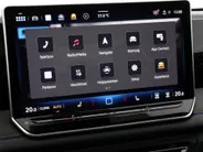Volkswagen Tiguan 1.5eTSI/150PK R-Line Blackstyle DSG · Panoramadak · Trekhaak · Apple/Android Car Play · Camera · Garantie t/m 30-09-2030 of 100000km.