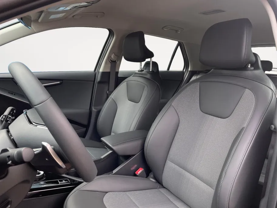 Kia Niro 1.6 GDi Hybrid DynamicLine | Adaptive cruise control | Keyless entry | Navigatie | Climate control