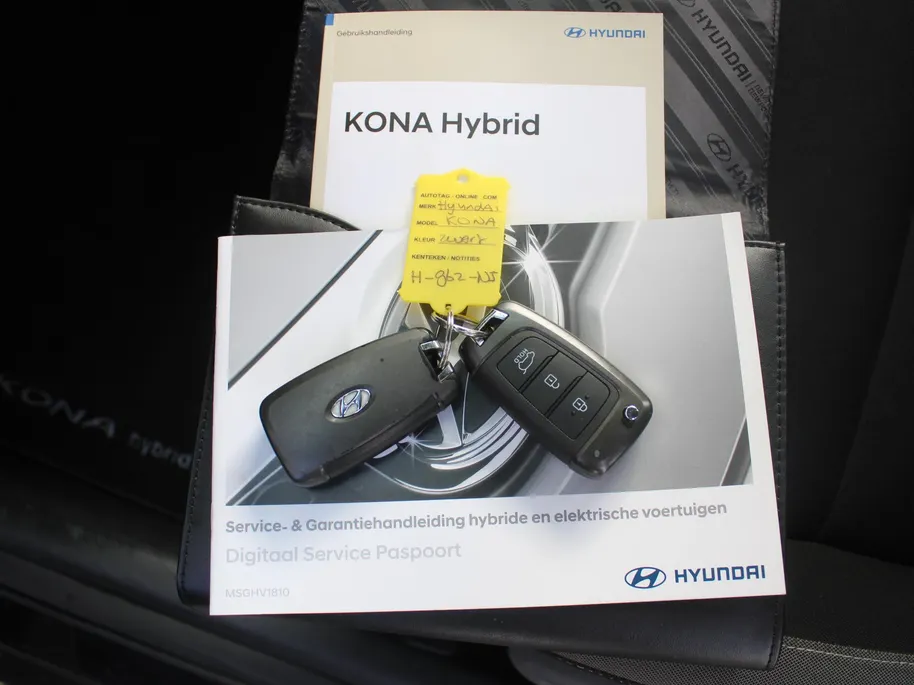 Hyundai Kona 1.6 GDI HEV Comfort | Trekhaak | Camera | 16' LM | Cruise adapt. | Navi | Apple Carplay/Android Auto | Clima | All seasons |