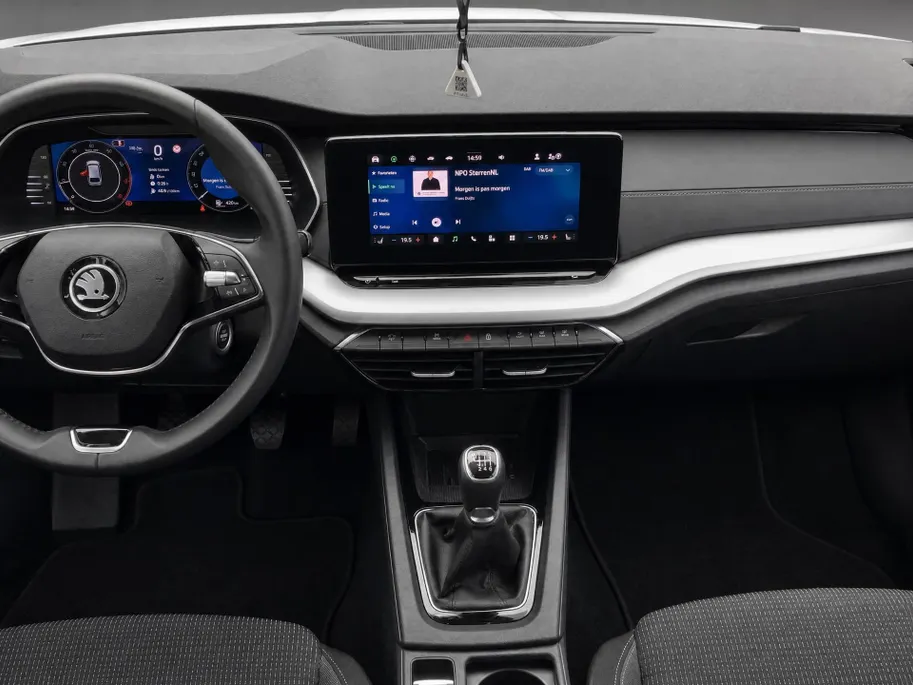 Škoda Octavia Combi 1.5TSI/115PK FL Selection · Apple/Android Car Play · Parkeersensoren · Stoelverwarming · Garantie t/m 04-12-2028 of 120000km.