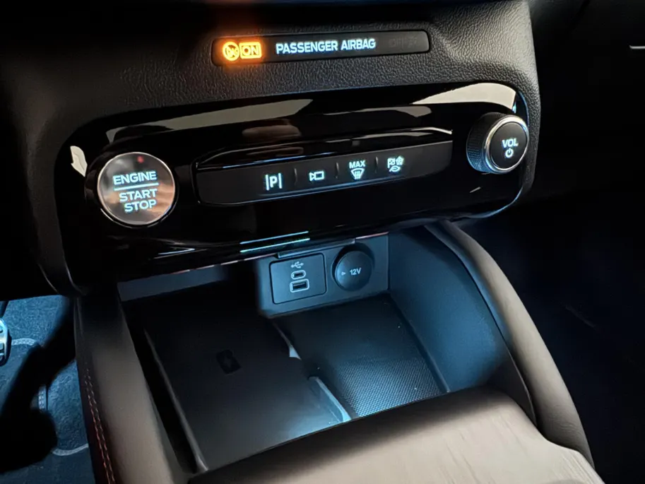 Ford Kuga 2.5 PHEV ST-Line X | DIT IS EEN VOORRAADAUTO! | Panoramadak | Elek. Trekhaak | 19' Wielen | Matrix LED Koplampen |