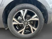 Toyota Yaris 1.5 Hybrid 115 Comfort | Parkeercamera | Climate control | Apple Carplay/Android Auto | Adaptive cruise control | LM-Velgen