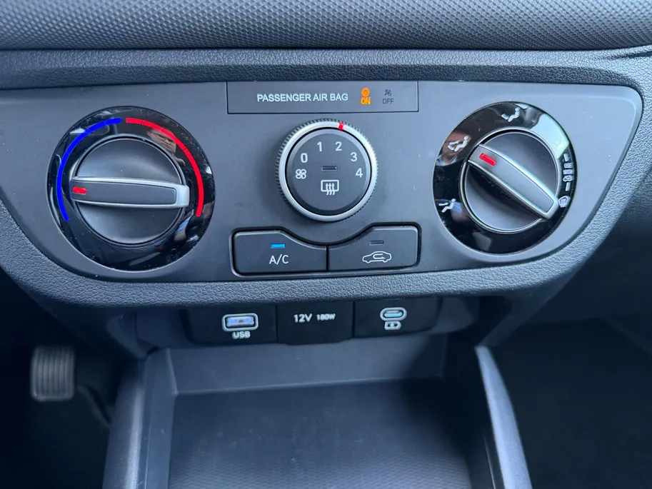 Hyundai i10 1.0 Comfort Smart | Achteruitrijcamera | Parkeersensoren achter | Navigatie | Airco | Apple Carplay/ Android auto |