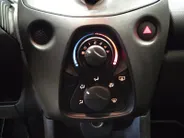 Toyota Aygo 1.0 VVT-i x | Unieke Kilometerstand | 12 maanden BOVAG Garantie |
