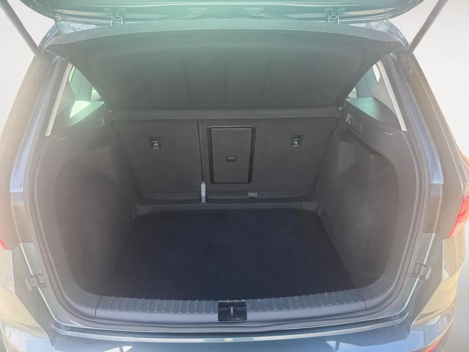 SEAT Ateca 1.5 TSI Style Business Intense | Automaat | Apple Carplay/Android Auto | Trekhaak | Climate Control | Adaptief Cruise Control | Stoelverwarming | Camera | Navigatie | Stuurbediening