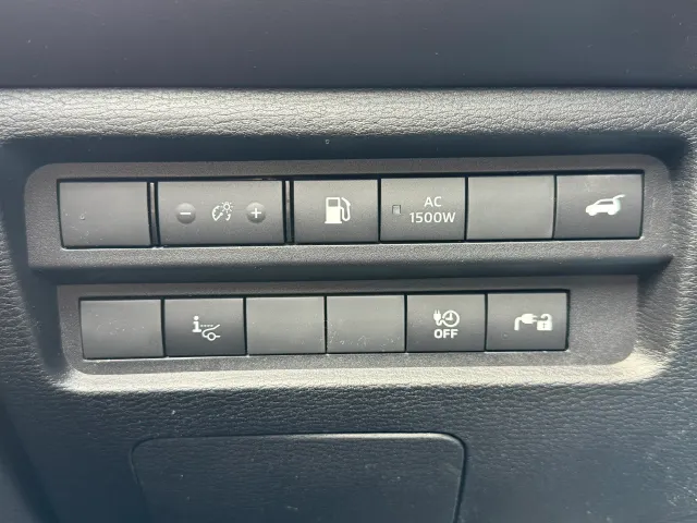 Mitsubishi Outlander 2.4 PHEV Black Edition | NIEUW | Leder | Panoramdak | App Connect | Keyless | Head-Up