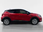 Renault Captur 90PK TCe Intens | Navi | Camera | Climate Control | Parkeersensoren | Apple CarPlay/Android Auto | Licht & Regen Sensor | Full LED | Lichtmetalen Velgen | Armsteun |