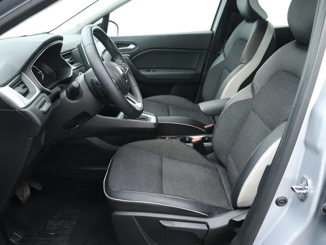 Renault Captur 1.3 TCe 140PK Zen | DEALER ONDERHOUDEN | CLIMAT CONTROL | CARPLAY | PARK. SENSOREN | LM VELGEN