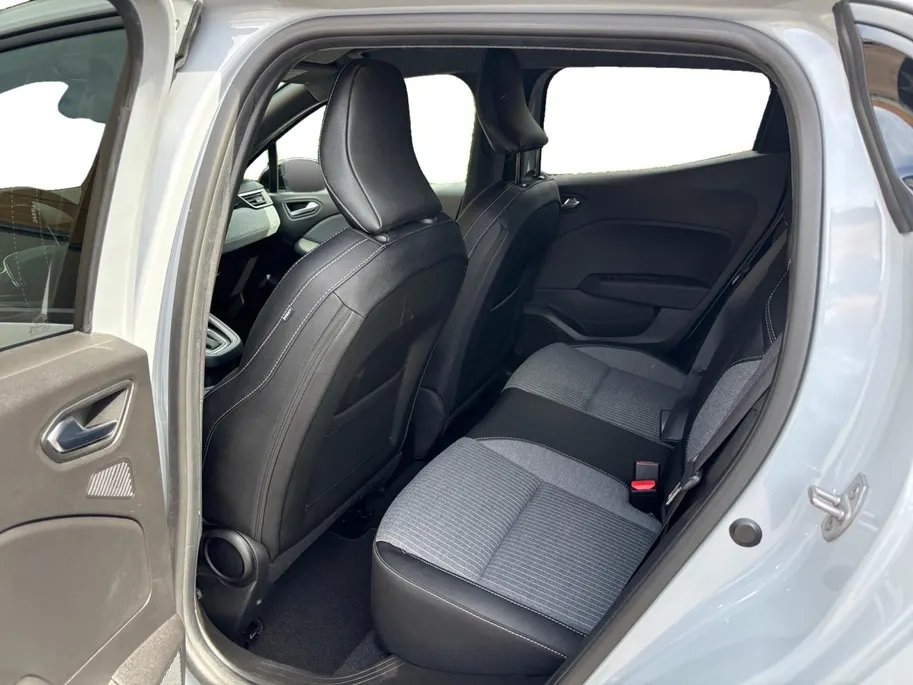 Renault Clio 1.6 E-Tech Full Hybrid 145 techno | Apple CarPlay/Android Auto | Climate Control | Cruise Control | Full LED | Camera | Parkeersensoren | Digital Cockpit | Licht & Regen Sensor |