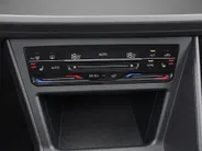 Volkswagen Polo 1.0 TSI 95pk DSG R-Line Business · Camera · Apple/Android Car Play · Navigatie · P-Sensoren · Stoelverwarming · 16'' Inch ·