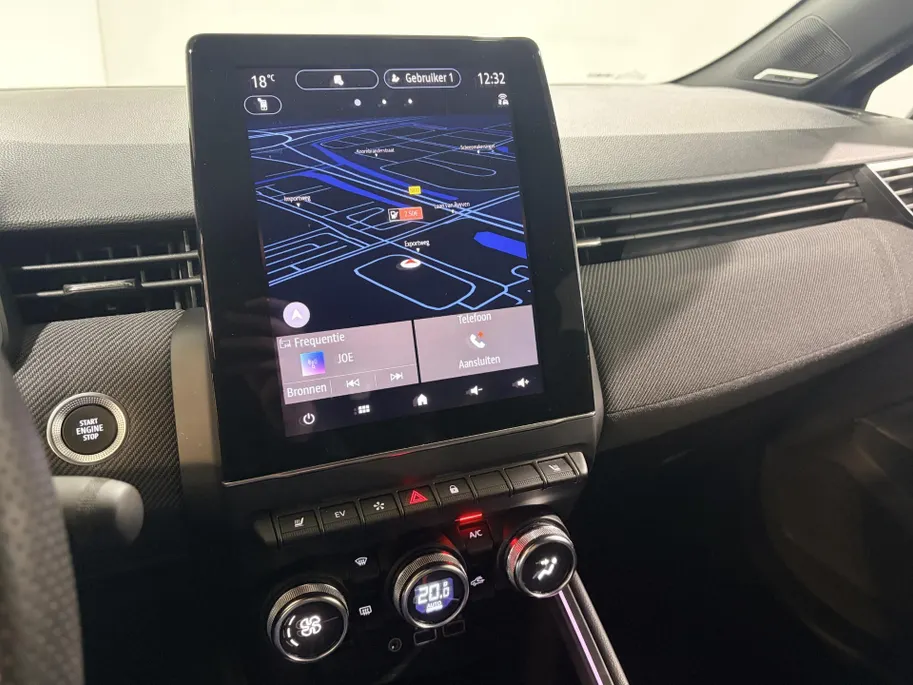 Renault Clio 145PK E-Tech Full Hybrid Esprit Alpine Automaat | 1e eigenaar | Bose Audio | Stoelverwarming | 9,3' Navi | Camera | Digital Cockpit | Adaptive Cruise Control | Climate Control | Lichtmetalen Velgen | Full LED |