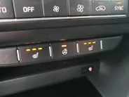 Kia Ceed Sportswagon 1.0T MHEV Design Edition | Stoel en stuurverwarming | Dodehoek detectie |  Navigate | Camera | Parkeersensoren voor en achter | Elektrische achterklep | JBL sound |