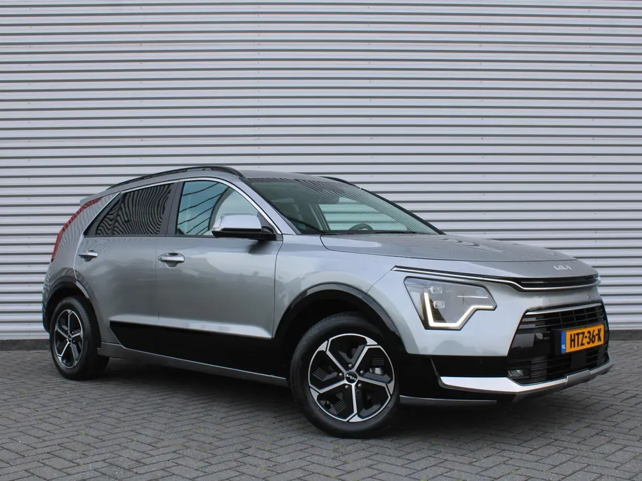 Kia Niro 1.6 GDi Hybrid DynamicPlusLine | Schuif-/kanteldak | Stuur-/stoelverwarming | Cruise adapt. | Camera | Clima | 16' LM | Navi |