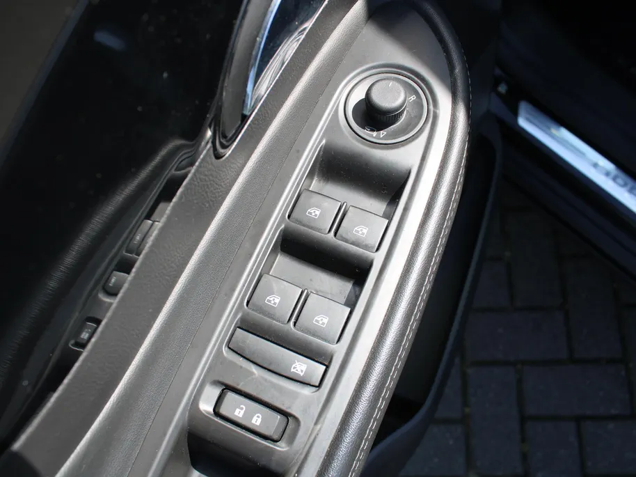 Opel Mokka X 1.4 Turbo Innovation | Automaat | Trekhaak | Stuur-/stoelverwarming | Navi | 18' LM | Camera | Clima |