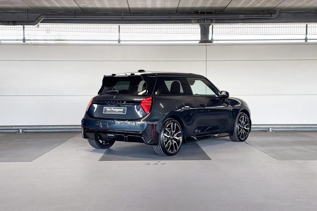 MINI Cooper 3-deurs Electric Cooper SE John Cooper Works M 54.2 kWh