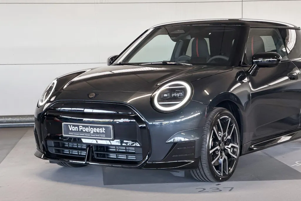 MINI Cooper 3-deurs Electric Cooper SE John Cooper Works M 54.2 kWh