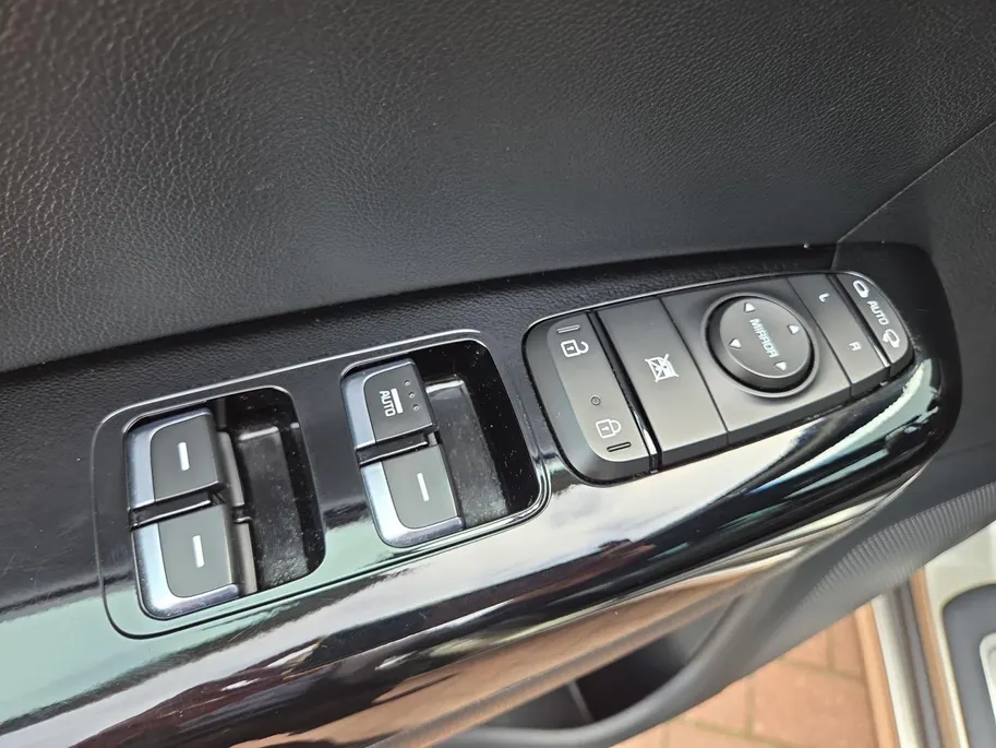 Kia Sportage 1.6 T-GDI 4WD GT-Line First Edition | Automaat | camera | navigatie  | Dealer onderhouden | Trekhaak | 12 maanden BOVAG garantie |
