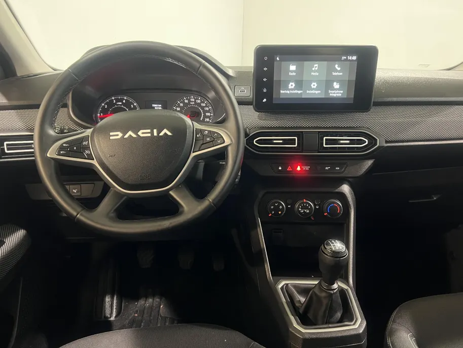 Dacia Sandero 100PK TCe ECO-G Expression | Airco | Apple CarPlay/Android Auto | Parkeersensoren | Armsteun | Cruise Control | Licht & Regen Sensor | LED Koplampen |