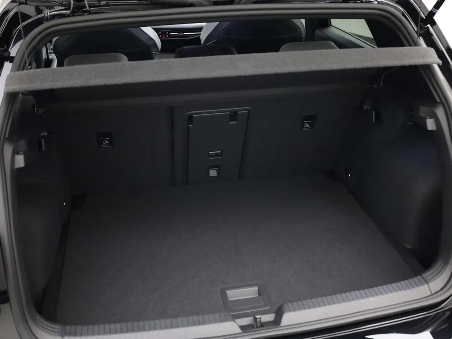 Volkswagen Golf 1.5eTSI/130PK DSG R-Line · Panoramadak · Apple/Android Car Play · Stoel & Stuurverwarming · Navigatie