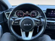 Kia Ceed Sportswagon 1.5 T-GDi DynamicLine 140 PK | Cruise Control Adaptief | Camera | Carplay | Navi | LM Velgen | 140 PK | Fabrieksgarantie 19-8-2031 +3x 1 jaar* | NAP