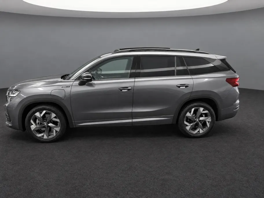 Škoda Kodiaq 1.5 TSI 204pk DSG PHEV Sportline Business · Panoramadak · Alarm · Wegklapbare Trekhaak · Elek. Voorstoel · 19'' Inch · Garantie t/m 06-07-2030 of 100.000km