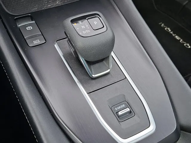 Nissan QASHQAI 1.3 MHEV Xtronic N-Connecta NAVI | PANO DAK | NL-auto | rijklaarprijs !!
