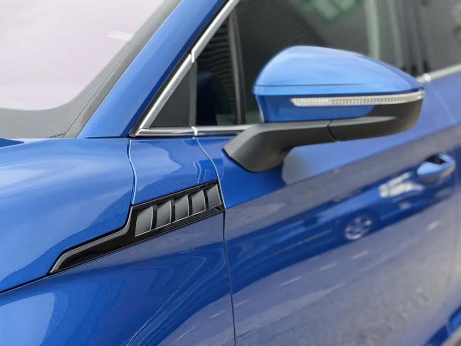 Škoda Enyaq iV 80 | Elektrisch verstelbare stoelen incl. geheugenfunctie | Stoel- en stuurverwarming | Elektrisch bedienbare achterklep | Lederen bekleding | Achteruitrijcamera | Parkeersensoren voor- en achter | Apple/Android Carplay