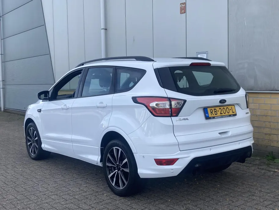 Ford Kuga 1.5 EcoBoost 150 pk ST Line afneembare - trekhaak - voorruitverwarming - groot navi