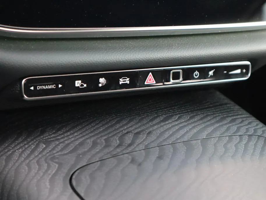 Mercedes-Benz E-Klasse 300 e AMG Line