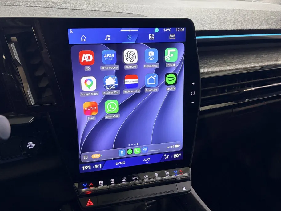 Renault Austral 200PK E-Tech Full Hybrid Techno Automaat | Camera | Parkeersensoren | Climate Control | Cruise Control | Apple CarPlay/Android Auto | Full LED | Licht & Regen Sensor | Lichtmetalen Velgen |