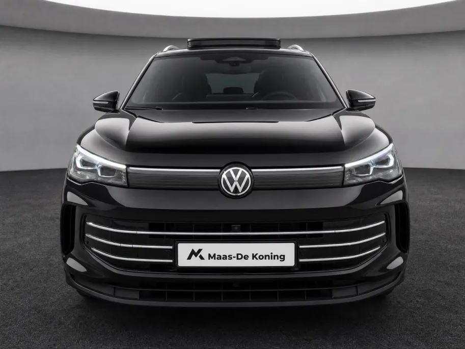 Volkswagen Tiguan 1.5eHybrid 150kW/204PK Elegance · Leder · Panoramadak · Trekhaak · 360°Camera · Garantie t/m 08-09-2030 of 100000km.