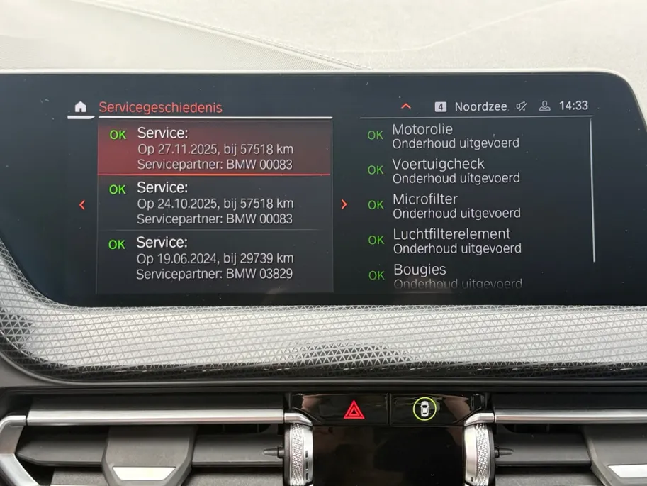 BMW 1 Serie Limousine 118i Sport Line Apple/Android draadloos | Automaat | Climate Con