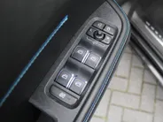 Lynk & Co 01 1.5 | PHEV | Trekhaak | Stoelverwarming | Elek. stoelverstelling + achterklep | Pano dak | Dodehoek detectie | Camera | 20' LM | HK Audio |