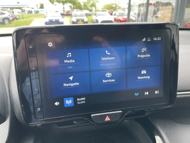 Toyota Yaris Cross 1.5 Hybrid Dynamic | Parkeersensoren V+A | Stuur en Stoelverwarm
