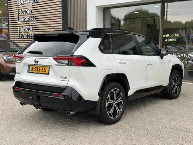 Toyota RAV4 2.5 PHEV Bi-Tone+ AWD | Trekhaak | Panoramadak | Stoel Verwarming & Ventilatie |