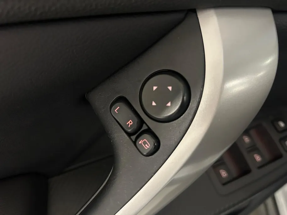 Mitsubishi Eclipse Cross 2.4 PHEV Prestige | All-Seasonbanden | Trekhaak + 13-Polige Stekker | Glazen schuif-/kanteldak |  Stoel- en stuurverwarming | Elektrisch verstelbare Voorstoelen   | Apple Carplay / Android Auto | Parkeersensoren Voor + Achter | Camera Achter | Cruise Cont