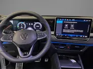 Volkswagen Tayron 1.5 272pk DSG eHybrid R-Line Edition · Panoramadak · 360 Camera · Wegklapbare Trekhaak · Black Style · 20'' Inch · Garantie t/m 17-11-2029 of 100.000km