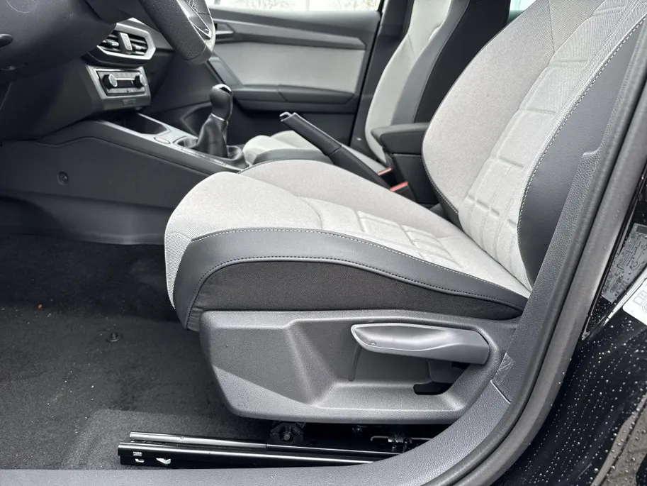 SEAT Ibiza 1.0 EcoTSI FR Business Connect handgeschakeld | navigatiepakket | metallic Lak | 3000,- inruilvoordeel!!