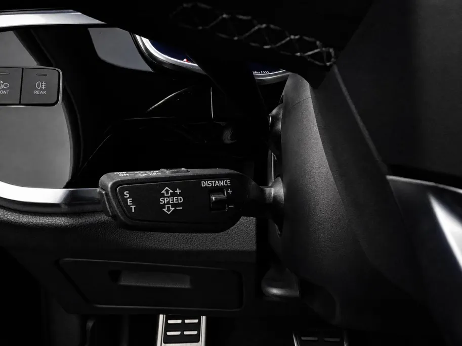 Audi Q3 45 TFSIe 245pk S edition · Trekhaak Wegklapbaar · 360 Camera · Lederen Bekleding · Adaptive Cruise Control · Apple/Android Car Play · Elek. Achterklep · Keyless · 19'' Inch ·