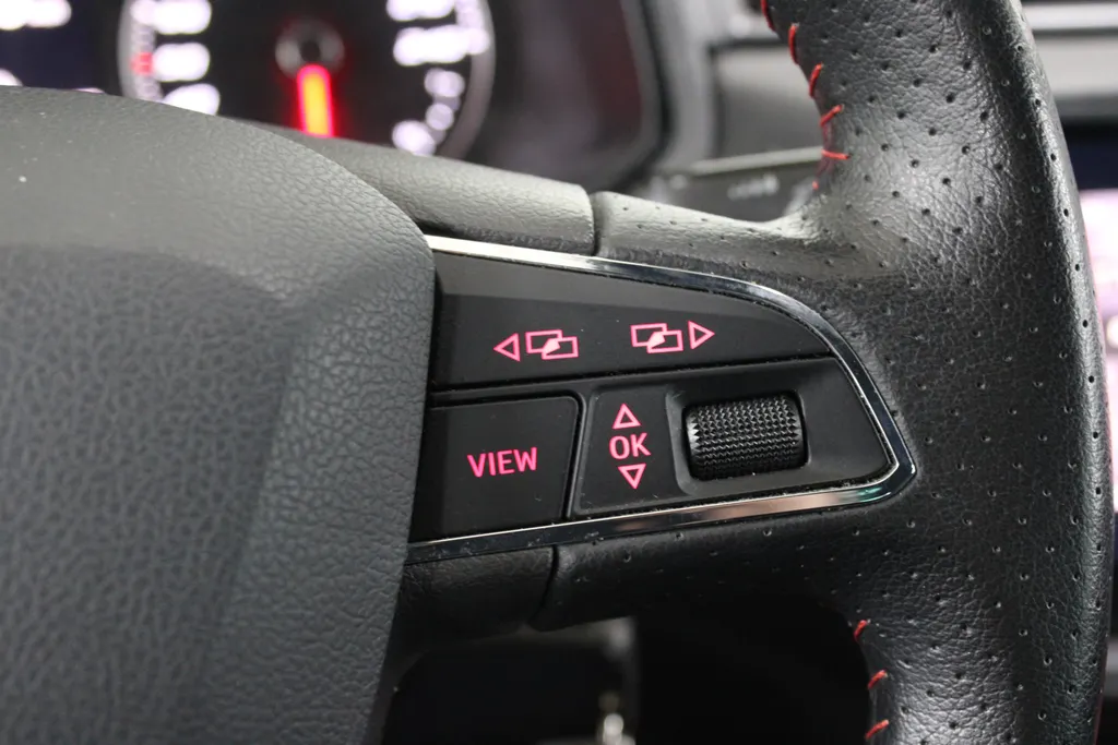 SEAT Ibiza 1.0 TSI FR Business Intense / Camera / Trekhaak afneembaar / Navi. / Full led / Apple Carplay /