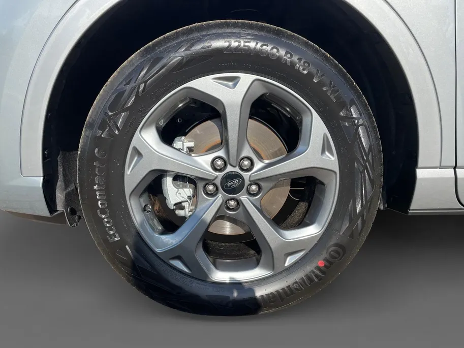 Ford Kuga 2.5 PHEV ST-Line | Uit Voorraad Leverbaar!! | Inkl. Trekhaak | 18 inch lichtmetalen velgen | Sportieve 'ST-Line' bodykit | Electrische Voorruit verwarming |