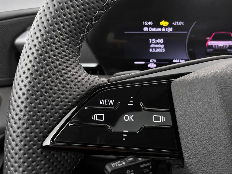 Audi Q6 e-tron S edition 83 kWh 252pk · SOH 96,3% · Panoramadak · 360 Camera · Inklap. Trekhaak ·  Luchtvering · Stuur- & Stoelverwarming · Apple/Android Car Play · Garantie t/m 13-07-2030 of 100.000km
