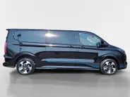 Ford E-Transit Custom 320 L2H1 Sport 71kWh DC | Dubbele Schuifdeur | El. Trekhaak | Adaptive cruisecontrol | Camera | Led verlichting | Pro Power Onboard | 19' Lichtmetaal | Nieuw te bestellen | 0,99% Rente Financial Lease