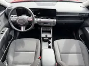 Hyundai Kona 1.6 GDI HEV Comfort Smart | Navigatie| Stoel/Stuurverwarming| Elektrische achterklep| Achteruitrijcamera| Parkeersensoren v+a |