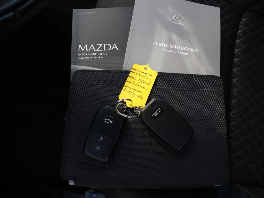 Mazda 2 Hybrid 1.5 Agile | Comfort pakket | 15' LM | Stoelverwarming | Apple Carplay/Android Auto |