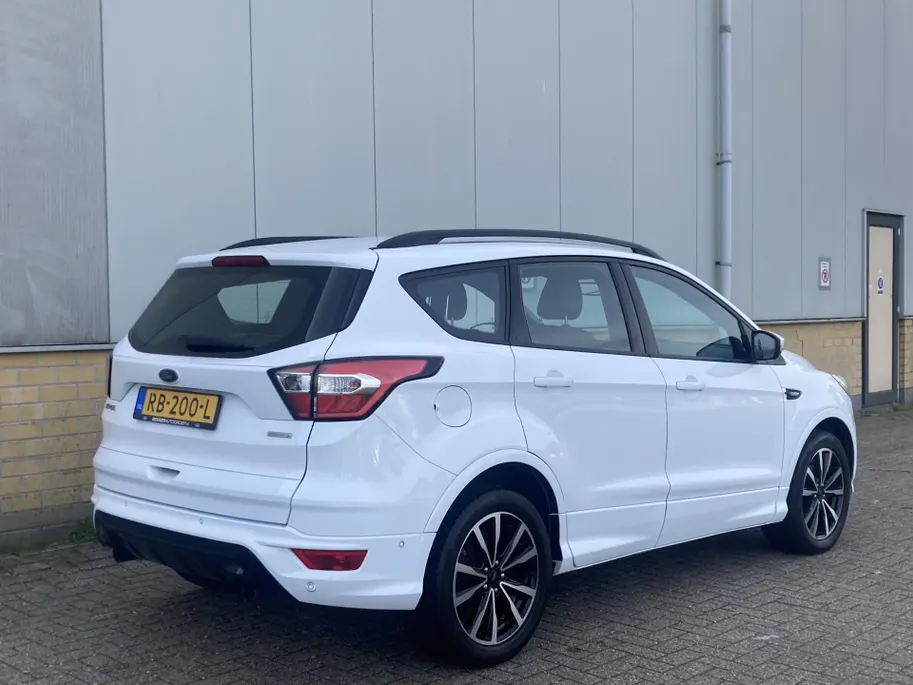 Ford Kuga 1.5 EcoBoost 150 pk ST Line afneembare - trekhaak - voorruitverwarming - groot navi
