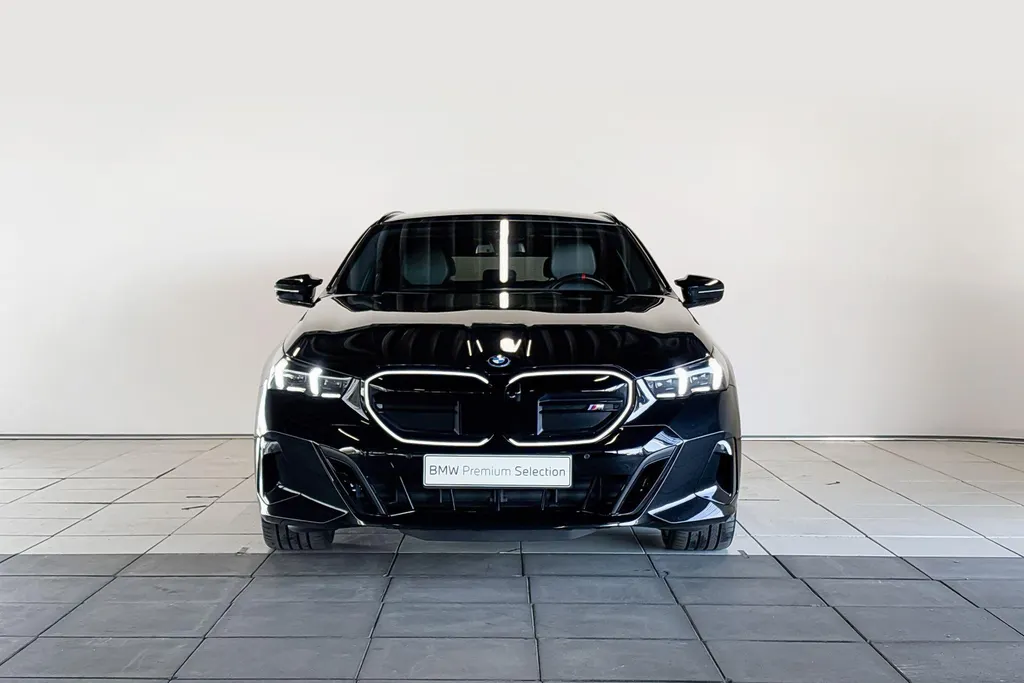 BMW i5 Touring M60 xDrive 84 kWh