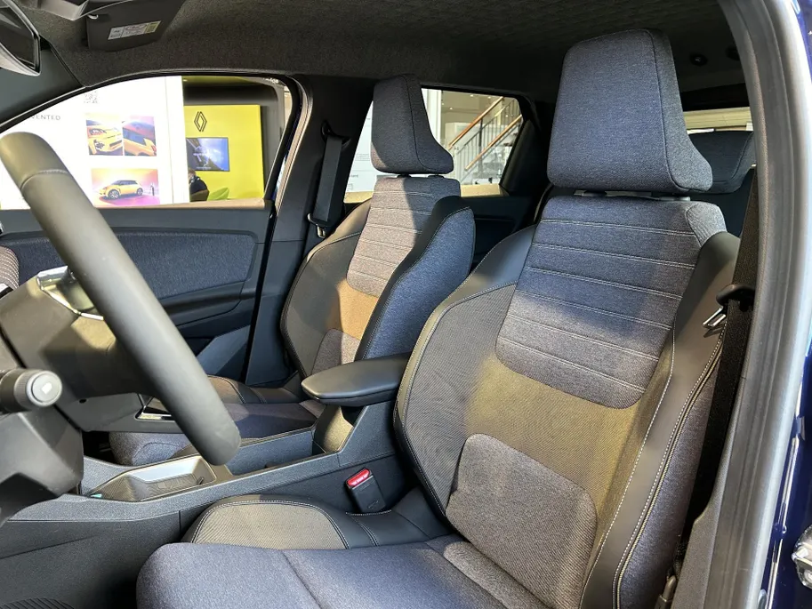 Renault 5 Comfort Range Techno | NU met €1.800,- Zeeuw & Zeeuw voorraadkorting en met GRATIS 5 jaar fabrieksgarantie tot 160.000km | PACK WINTER | V2G ready | Auto van het Jaar 2025 | Te financieren tegen 2,9% rente |